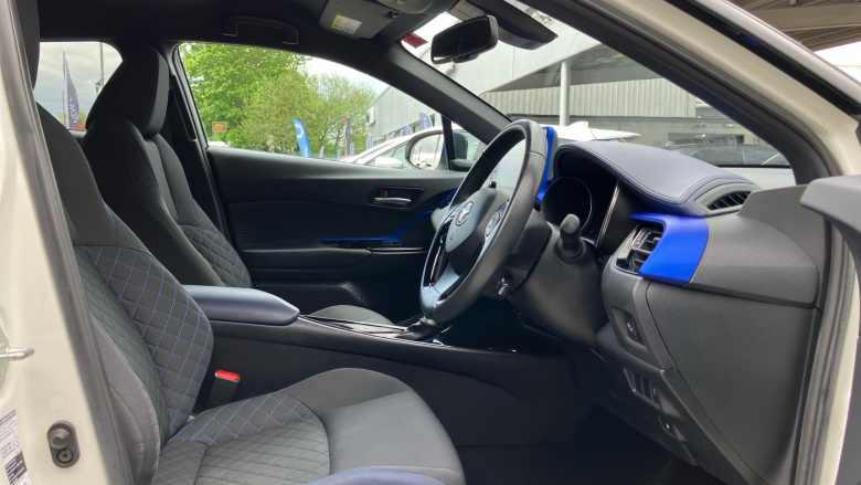 Toyota C-HR 1.8 Hybrid Dynamic 5dr CVT Hybrid Hatchback